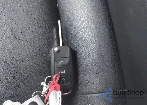 2015 Volkswagen Jetta 1.8T Se из США, поврежденный, VIN 3VWD17AJ2FM262359